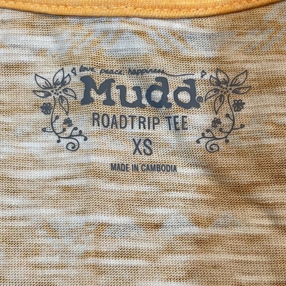 NEW Juniors V Neck Tee MUDD XS - Picture 4 of 5